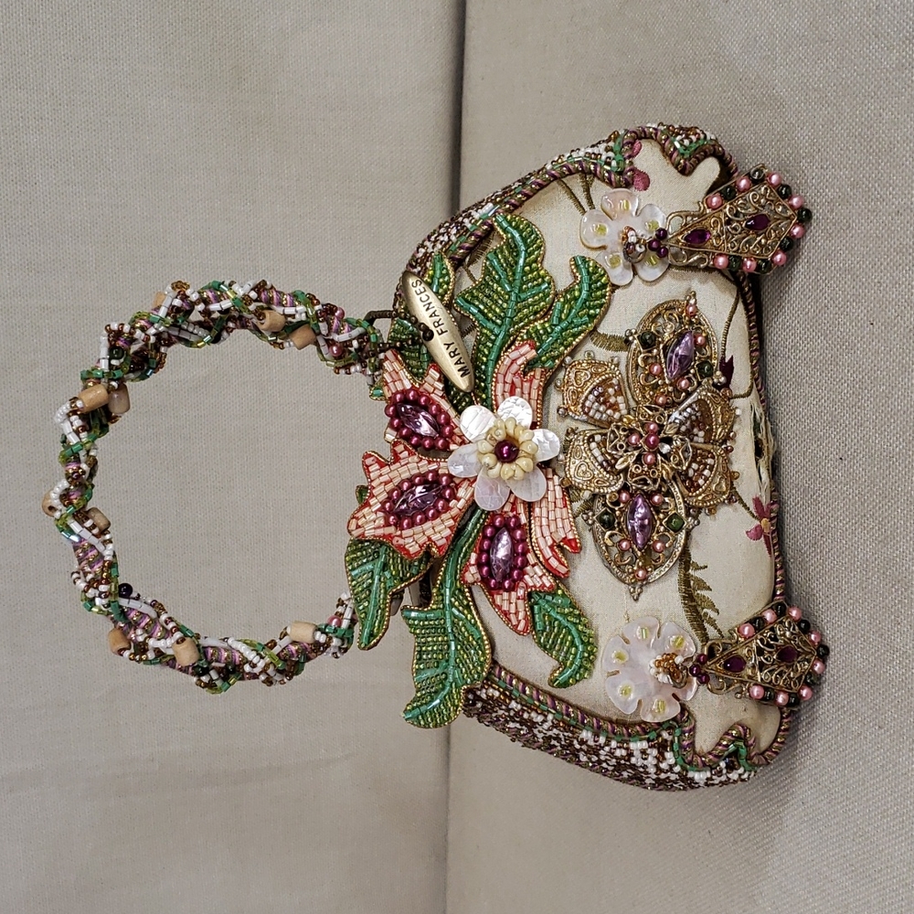 MARY FRANCES BEADED HAND BAG BFPM-07-144
